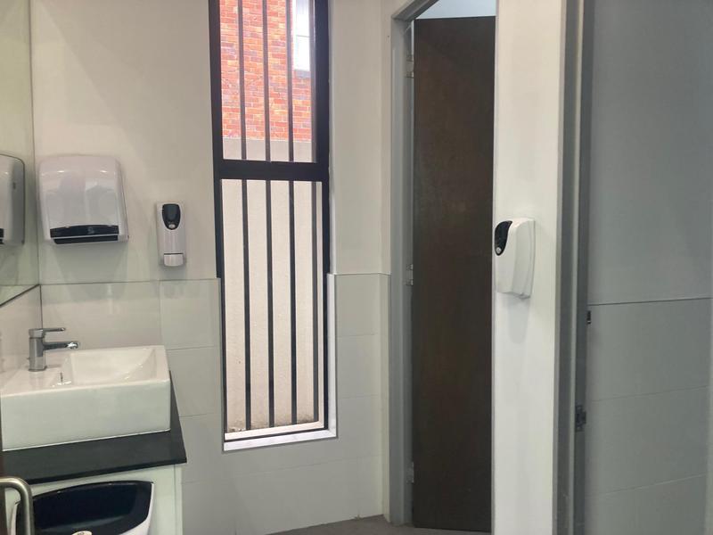 To Let Commercial Property for Rent in Newton Park Eastern Cape